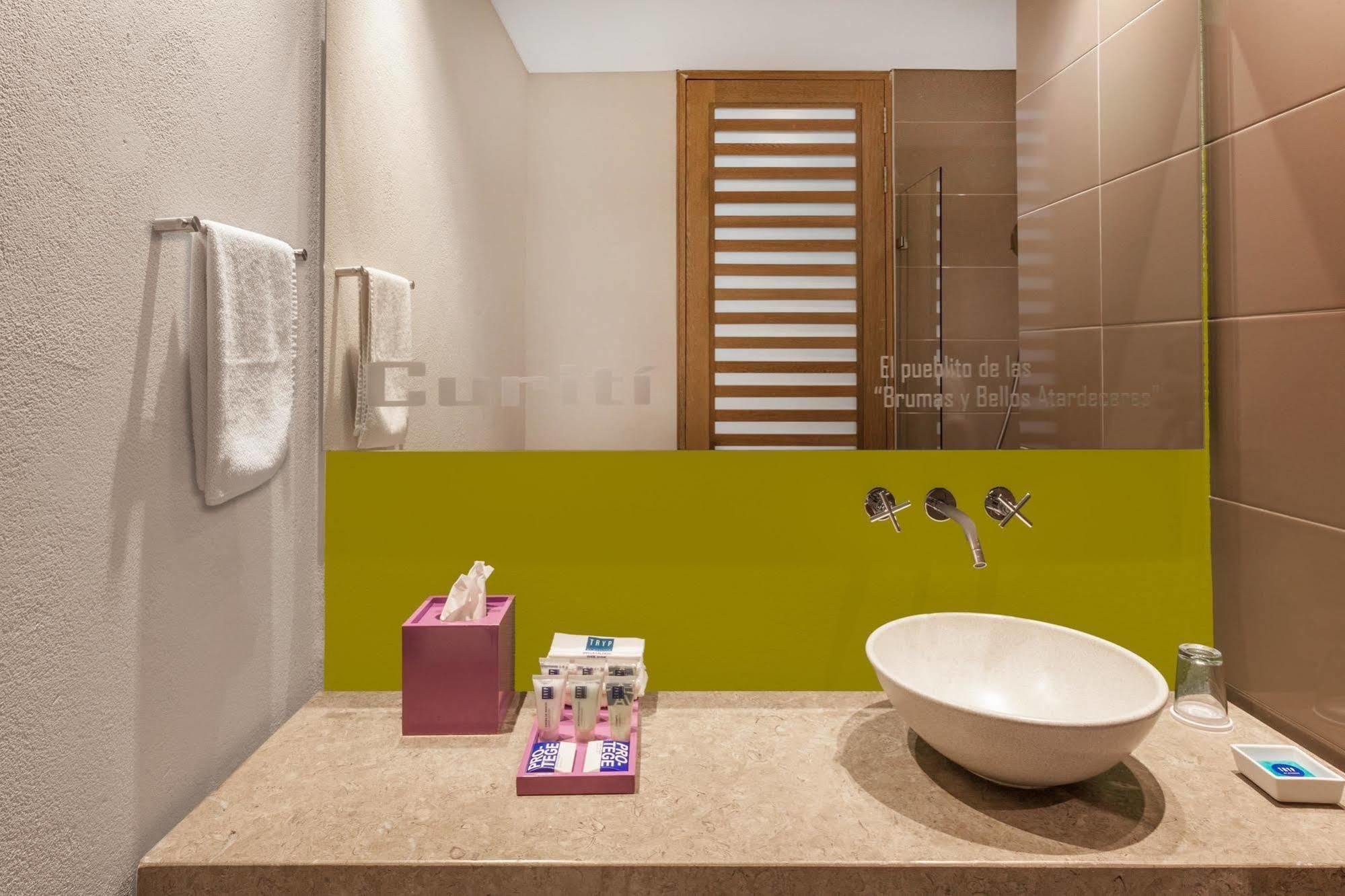Hotel Bari บูการามังกา ภายนอก รูปภาพ