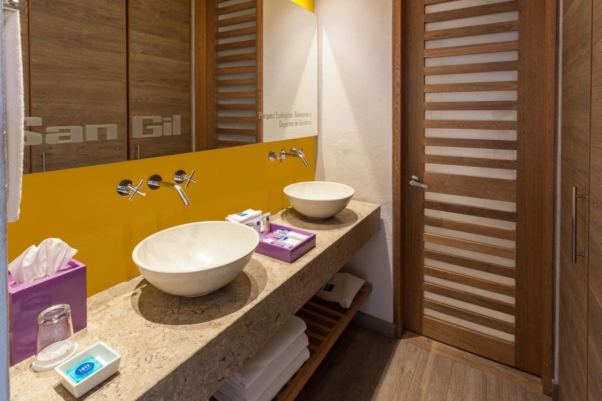 Hotel Bari บูการามังกา ภายนอก รูปภาพ