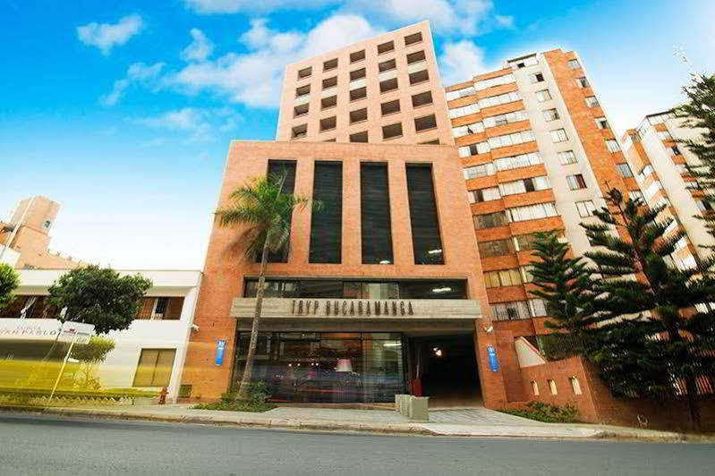 Hotel Bari บูการามังกา ภายนอก รูปภาพ